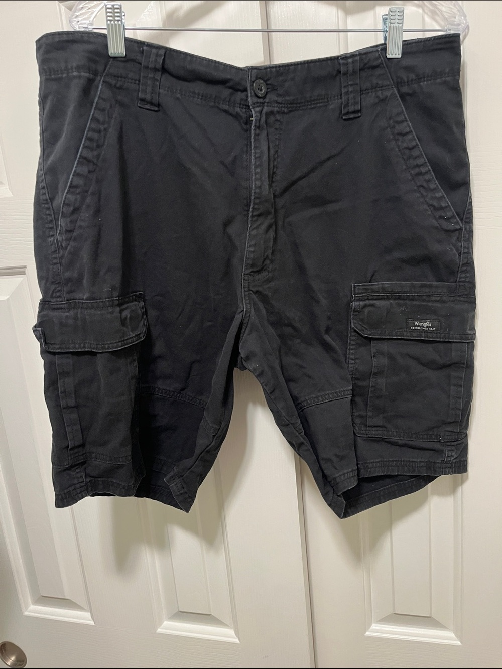 Wrangler Men's Black Cargo Shorts with Multiple Pockets